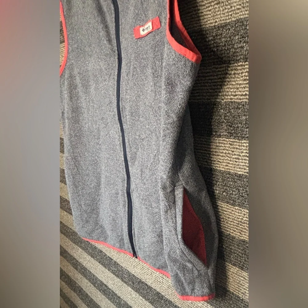 Columbia PFG Heather Gray Fleece Vest with Coral Trim Women’s XL EUC - Picture 4 of 9